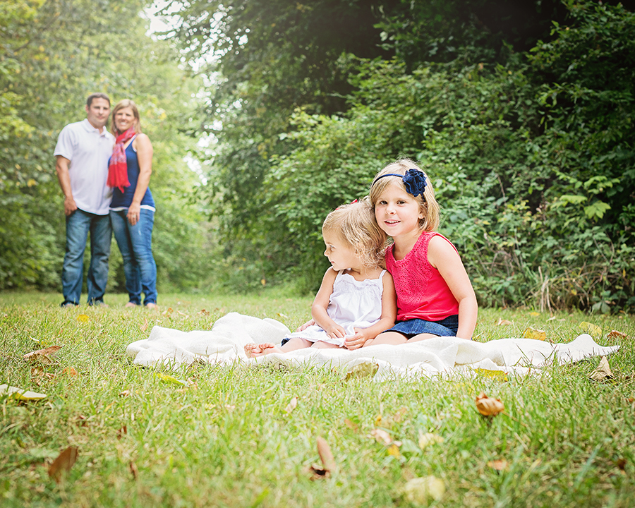outdoor family portraits, family pictures, Fort Wayne family portrait photographer, Columbia City family photographer 