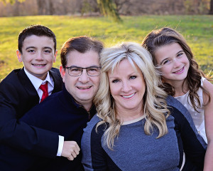 Outdoor family pictures, Christmas family pictures, sibling pictures, Formal Family Portraits