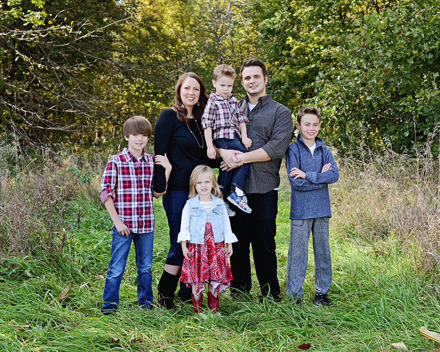 outdoor family portraits, family of 6 portraits
